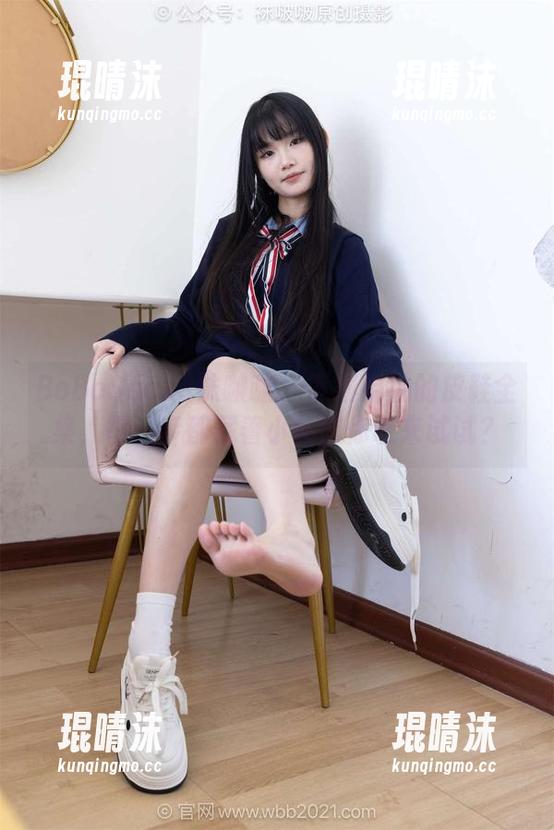 BoBoSocks袜啵啵-奶油 BoBoSocks袜啵啵 - 下载奶油的皮鞋全集,每一步都藏着小秘密你敢来试试?
