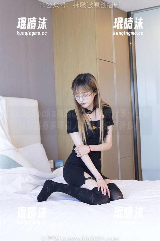 BoBoSocks袜啵啵 - 甜甜圈分享：白棉袜到底有多吸引人？让我来告诉你！