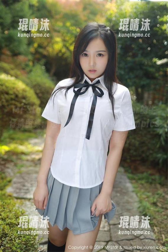MFStar模范学院 - 文芮jeninfer的牛仔裤图集：还以为是‘DenimOlympics’，谁的牛仔裤更好看？