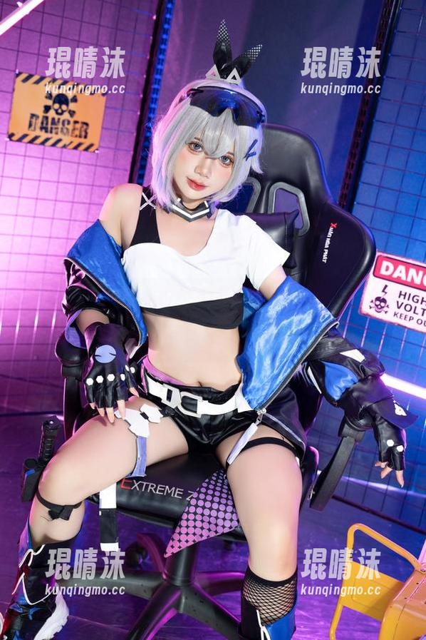 PoppaChan PoppaChan的作品展示:雷姆女仆版写真,资源丰富到你想不到的地步!
