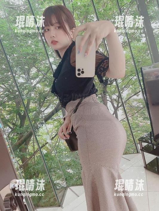 Tomiko(とみこ)的精选美图：校服能拯救我的颜值吗？