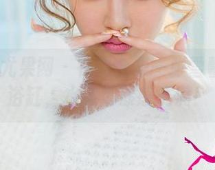 UGirls尤果网 - 在线合集—张雪馨和她的浴缸，水波荡漾感满满！
