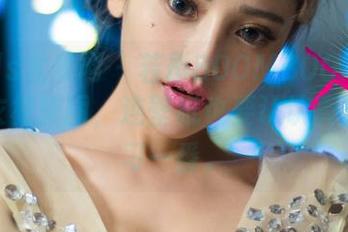 UGirls尤果网 - 若彤BOOMBOOM带来的连衣裙美图，连壁纸也要认认真真来学习一番。