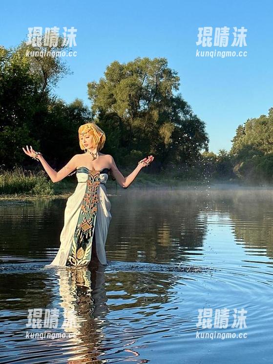 记得预约！Vinnegal的女神写真可能会闪瞎你的狗眼！