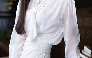 XIAOYU语画界 - 别小看了这些姿势，Cris_卓娅祺的瑜伽图包里藏了不少奥妙