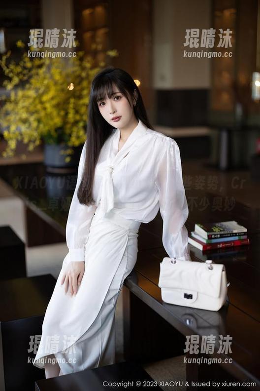 XIAOYU语画界 - 别小看了这些姿势，Cris_卓娅祺的瑜伽图包里藏了不少奥妙