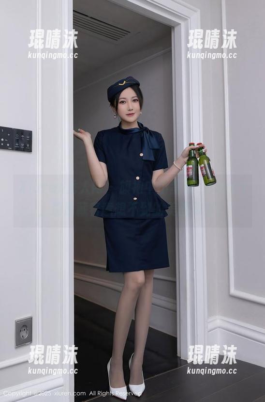Xiuren秀人网 - 旗袍中小蛮妖_honey，总是藏着意想不到的美图资源！