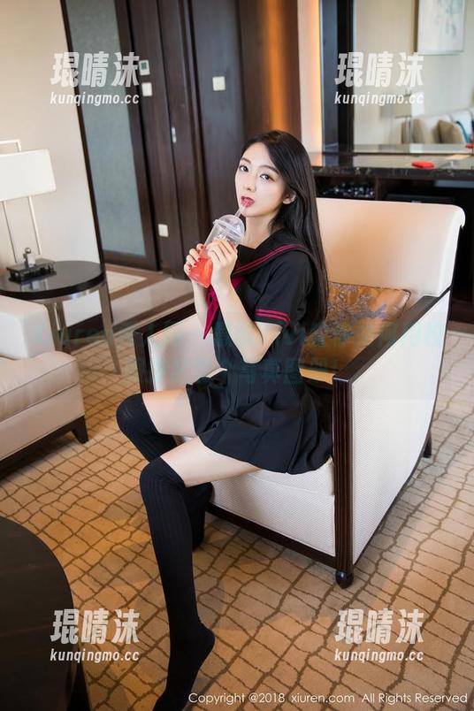 Xiuren秀人网 - 慧敏Vivi教你如何用校服撑起整个写真图册！