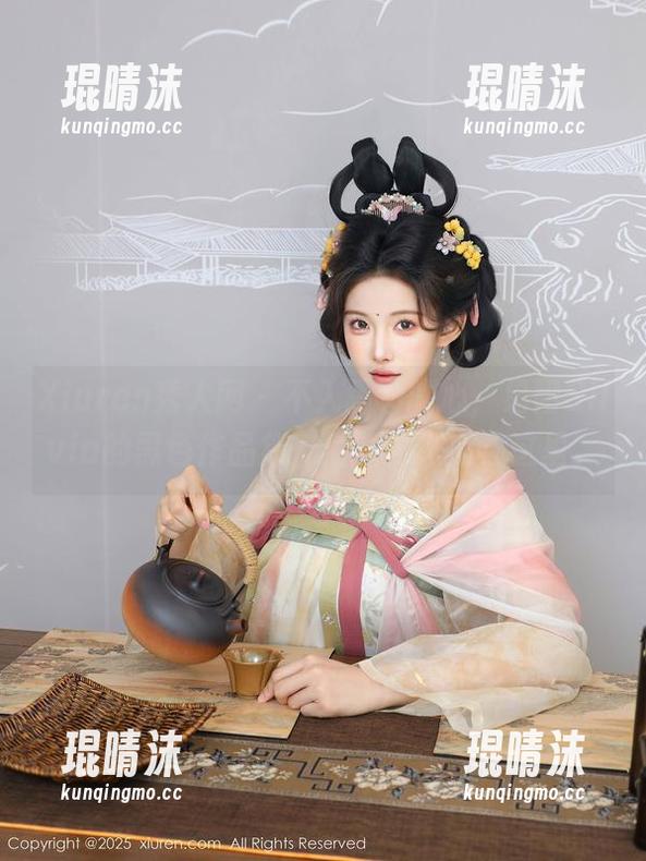Xiuren秀人网 - 不入骚动的心，易阳Silvia的黑色作品集，最新力作全在这里。