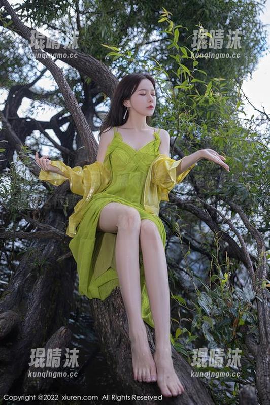Xiuren秀人网 - 熊晓晓户外作品，更新！难道这位敢于挑战大自然的女神有什么特别秘诀？