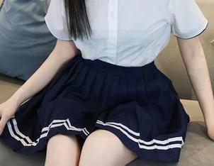 Xiuren秀人网 - 绮里嘉Carina的日常：高清写真集，穿衣打扮=拖鞋+睡衣在线观看！