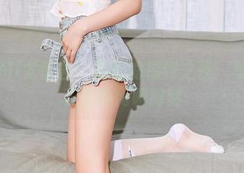 YouMi尤蜜荟 - 易阳的福利之夜:写真小夜猫的闲聊时刻