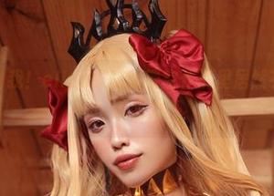 私拍放飞自我！eliza喵喵的镂空作品里居然有种奇怪的诱惑力