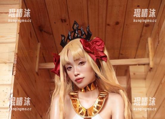 私拍放飞自我！eliza喵喵的镂空作品里居然有种奇怪的诱惑力