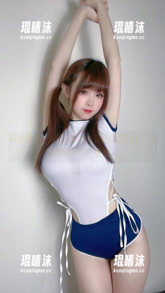 玩转镂空，miko酱ww美图图集的每一张都像是开了个小会。