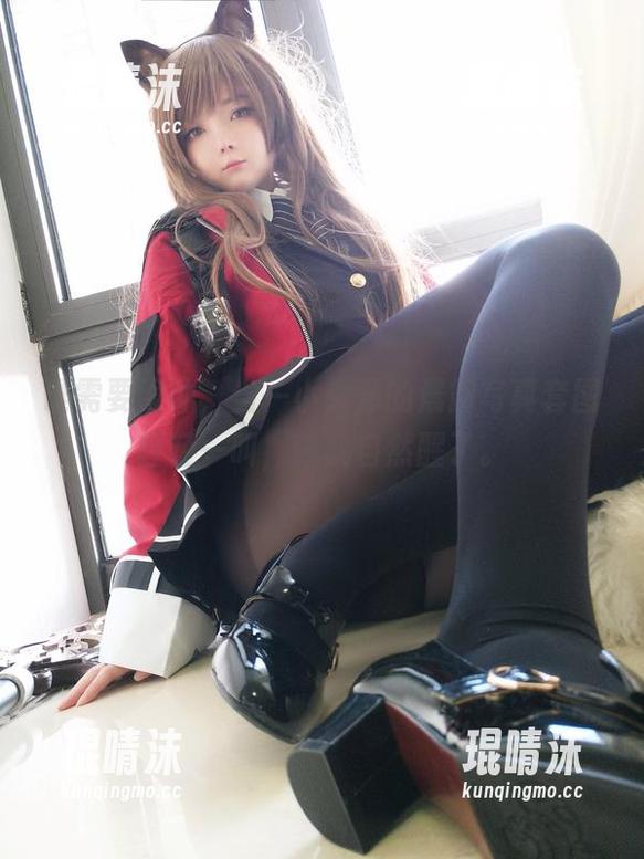 谁需要闹钟，当一小央泽的晨露写真套图轻轻一叫，你就自然醒了。