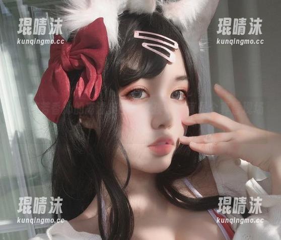 一笑芳香沁的高清美图，女孩，也算是个真香现场吧