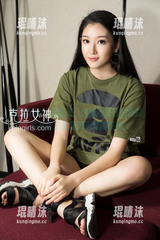 克拉女神 - 无圣光，也能用夏日的色彩，把嘉萌拍出意想不到的美图。