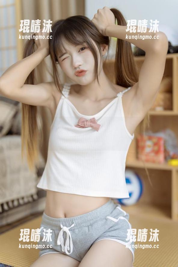 学姐，兔子Zzz不吃胡萝卜，你们见过这么可爱的cos吗？快下载啊！