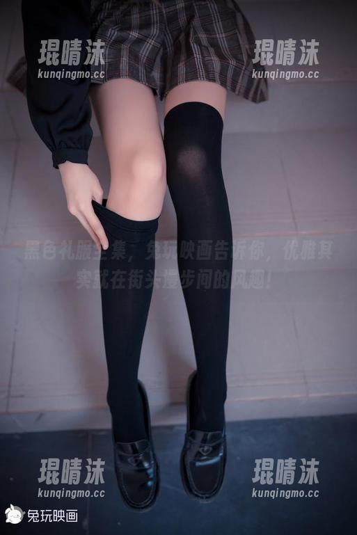 兔玩映画 黑色礼服全集,兔玩映画告诉你,优雅其实就在街头漫步间的风趣!