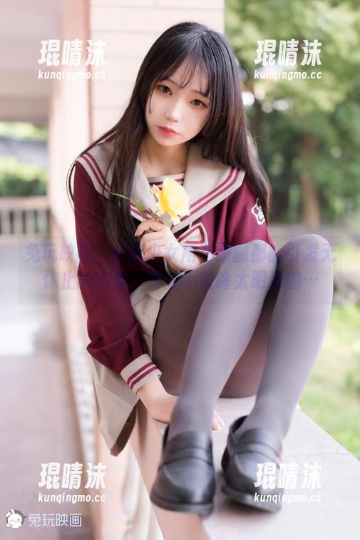 兔玩映画 兔玩映画:红蓝少女所有原图都能引发无休止的想象,真的不说啥太明显的…