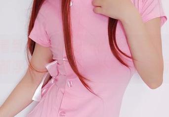 每次看到古川kagura的女王美图，脑海里都浮现出“想要一杯茶”的画面。
