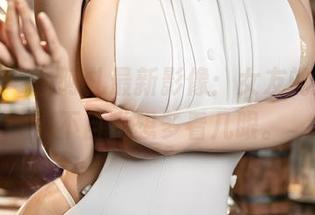 微密圈 - 古阿扎最新影像：女友的美，让人不自觉想多看几眼。