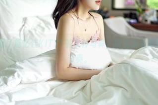 嗲囡囡 - 看了施忆佳KITTY的女神写真，精选张张都能当桌面的节奏。