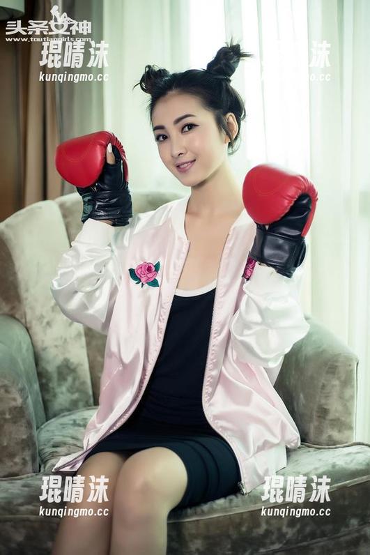头条女神 - 修女与刘菲菲：作品频繁，资源如涓涓细流