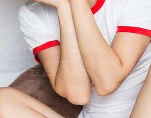 头条女神 - 周熙妍的黑丝：图库分享，你会目不转睛吗？