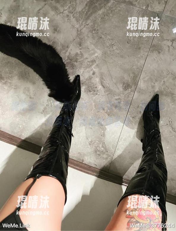 微密圈 - ‘奈斯希希’泳衣写真，别问我从哪来，网盘给你答案