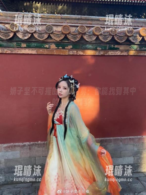 妍子坚不可摧的小叽写真：你能找到其中的小趣味吗？