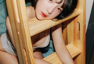 姜仁卿(강인경)的白衬衫：私房图包里每一件都是“衬”与“心”的碰撞。