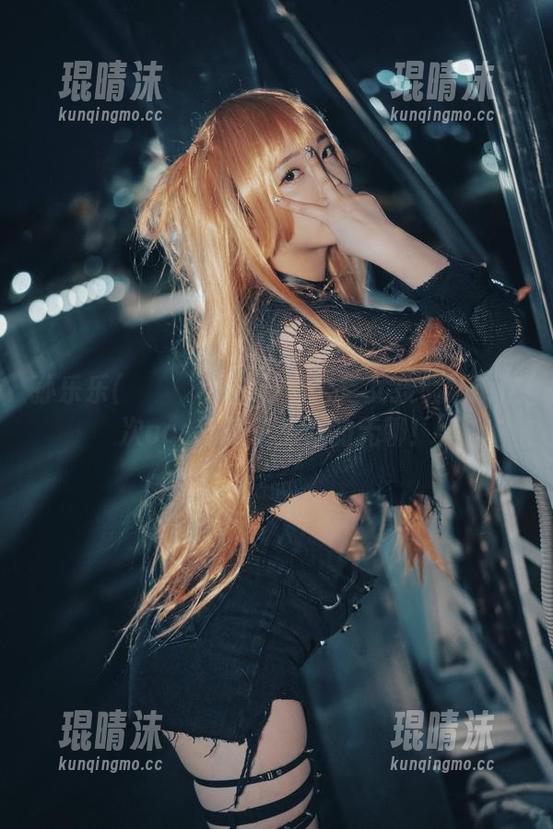 孙乐乐(손예은)的最新办公室女孩假期：这次cos打破了工作的无聊！