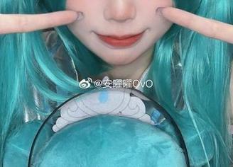 安曜曜学妹的高清写真，明明是个才女，结果我靠她的眼神着迷了！