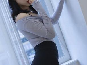 打开宋哈娜豹纹写真，突然觉得今天的约会带着点“狩猎”的feel！