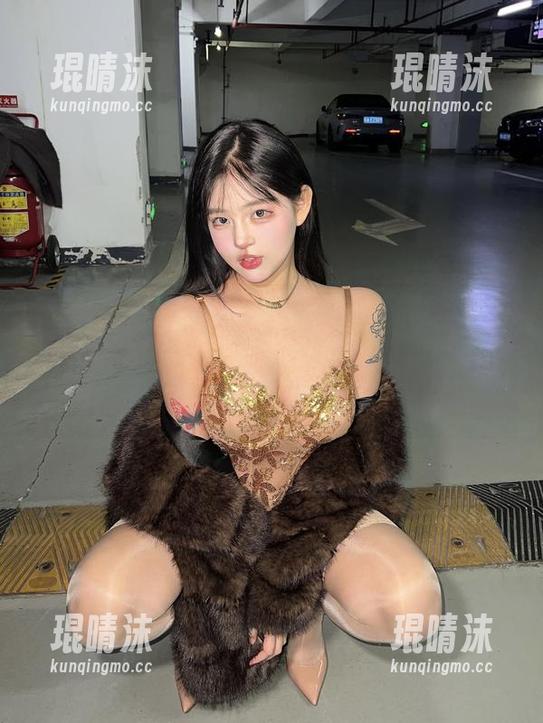 微密圈 - 看！小优优子的旗袍写真，分享意外流出的“美丽秘籍”，不过要小声说，不要被别人听见！