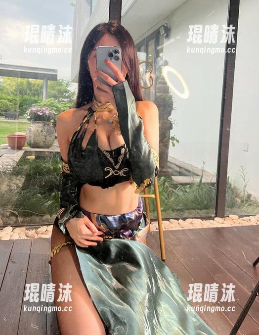 微密圈 - 小玉吃果冻的图集，福利当然要配无圣光，重点都在这里！