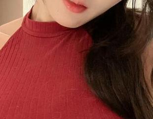 微密圈 - 圈里流行“软萌妹纸”？小玉吃果冻的资源让我尴尬得想钻进棉花糖里。