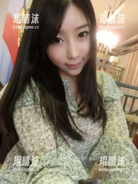 微密圈 - 小芯酱的美足在线测评，资源用脚说话，挺靠谱不？
