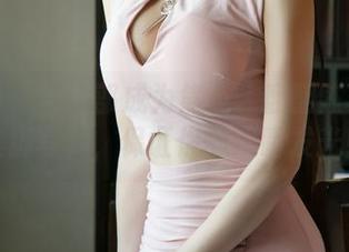 尤果网 - 当足部成为焦点：翻翻陈雅漫的美脚写真，保证你的眼睛发光！