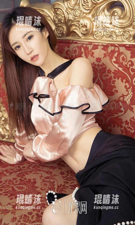 尤果网-露儿 尤果网 - 露儿最新短裙写真:这个季节又能沾光了?
