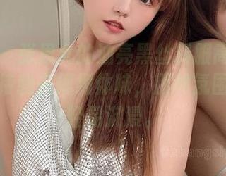 微密圈 - 张思允的油亮黑丝制服高清写真集，等待我去细细体味，那种氛围真让人轻易沉浸。