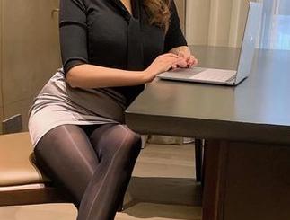 微密圈 - 咱就说,张思允的美图里,那身jk制服简直显示出女生最迷人的小心思,哈哈。