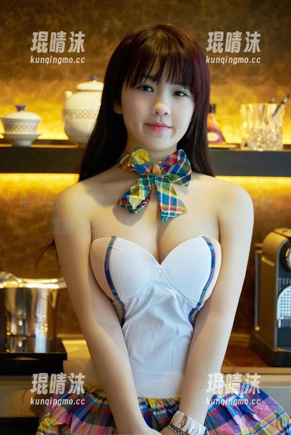 推女郎 - 田芯娜的比基尼写真，夏天好像提前来了，让我赶紧穿上短裤！