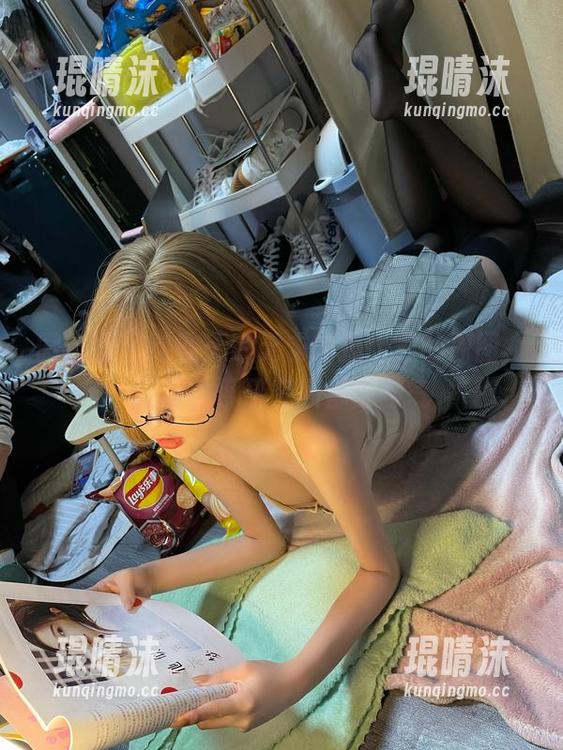 微密圈 - 这些无欲无求的推土君的原图，脚踝曲度研究所都得服气