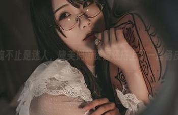 魅魔不止是迷人，晓美妈的资源还搭上了一丝俏皮。