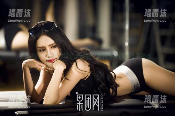 果团网 - 当莫雅淇化身秘书，福利图片让人目不转睛