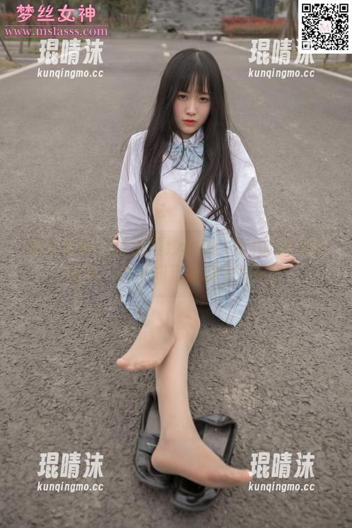 梦丝女神 - 苏柔婚纱合集：现代风VS传统风，真不知道选哪个好呢？
