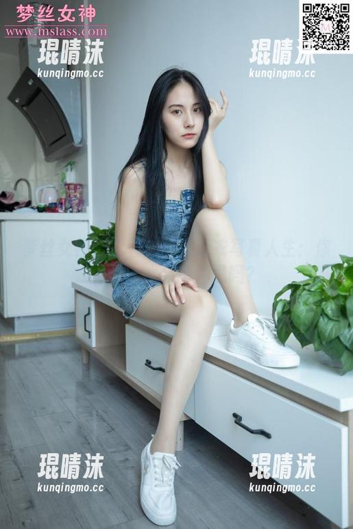 梦丝女神 - 雪馨的高清泳衣写真人生：你们说，水会有妒忌吗？